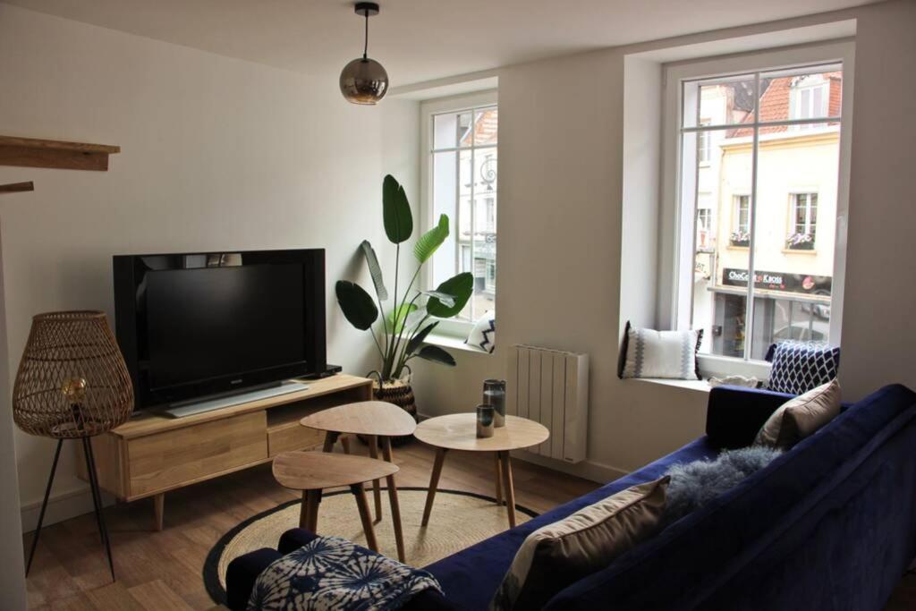 A Stylish Apartment In The Centre Of Town Montreuil  Ngoại thất bức ảnh